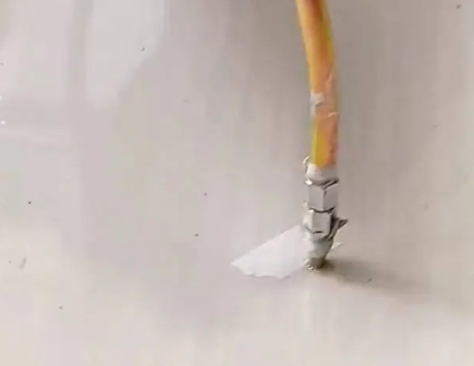 北塔瓷砖空鼓维修公司专业解答在瓷砖铺贴过程中，如果使用的砂料过粗（如全部使用了粗砂），可能会导致以下问题